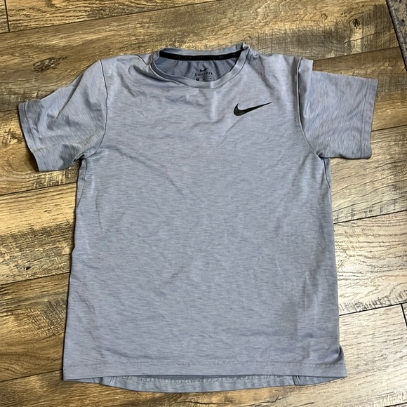 Boys Nike Dri fit T shirts - Picture 1 of 4